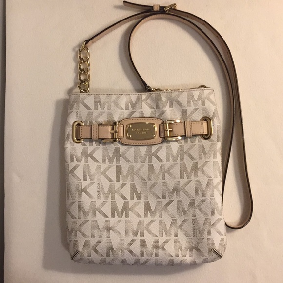 Michael Kors Handbags - Michael Kors crossbody